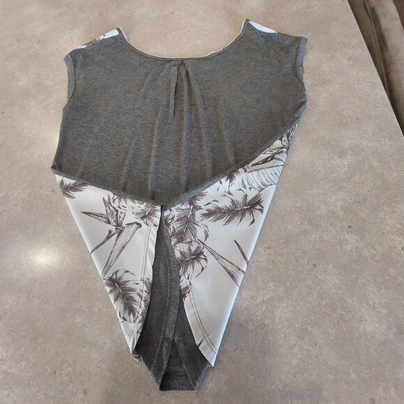 EDISTA Women's Cap Sleeves Multi-Floral Leaves Print Top w/Solid Knit Back - SML - Picture 2 of 11